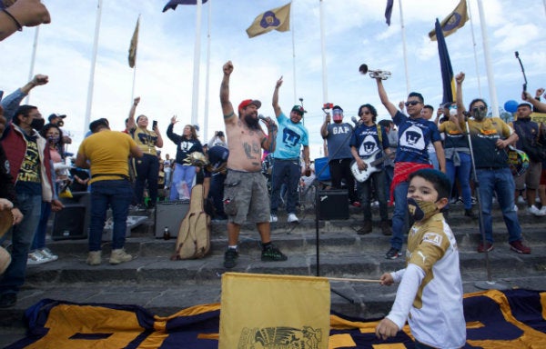 Afición de Pumas en CU previo al partido vs Cruz Azul