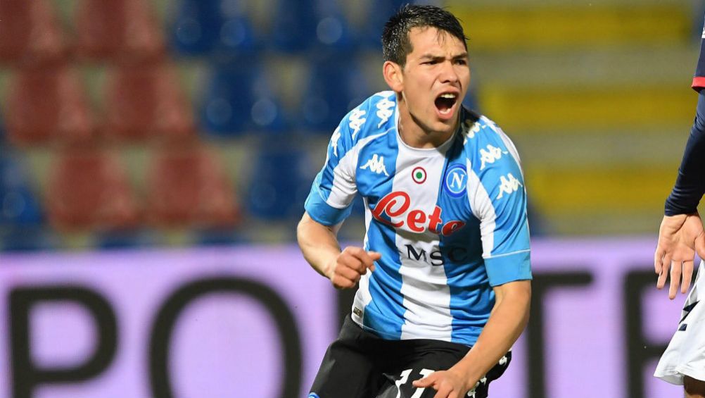 Hirving Lozano en festejo con Napoli ante Crotone