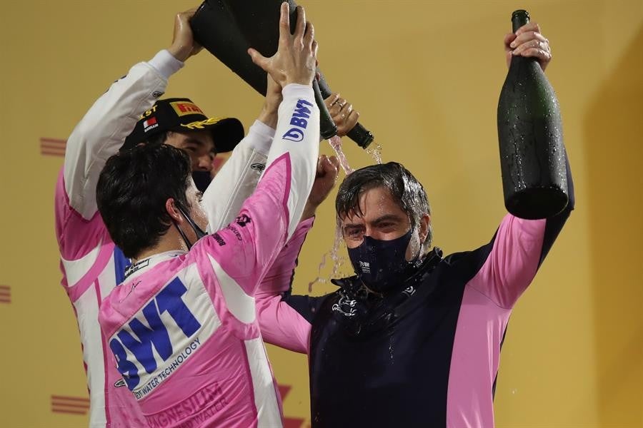 Stroll y Checo Pérez celebran tras GP de Sakhir