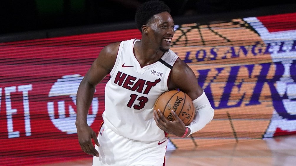 Adebayo durante un partido con el Heat de Miami