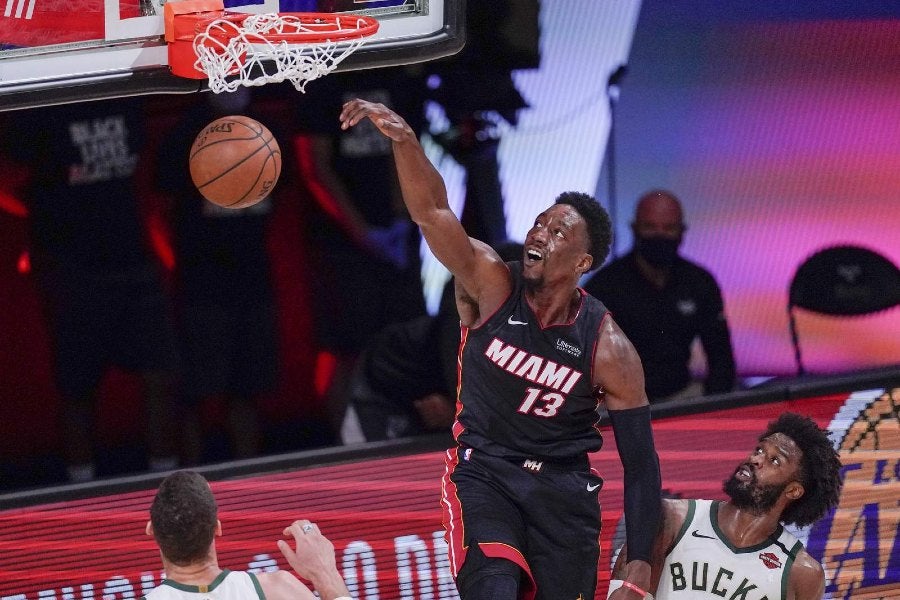 Adebayo durante un partido con el Heat de Miami