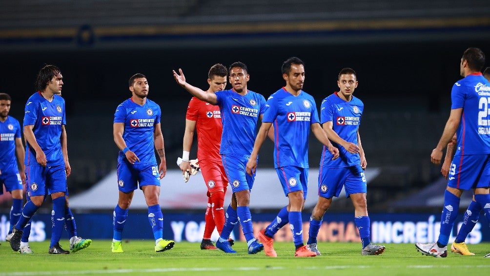 Jugadores de Cruz Azul en remontada vs Pumas