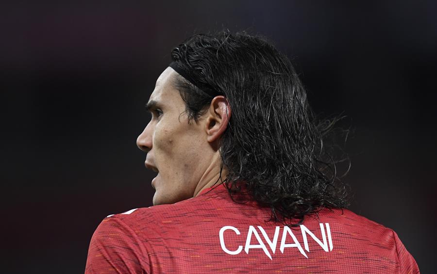 Cavani se lamenta en un juego del United