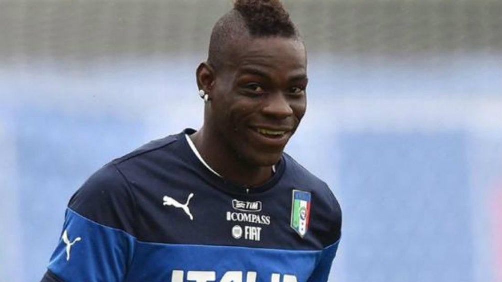 Balotelli en partido en Italia