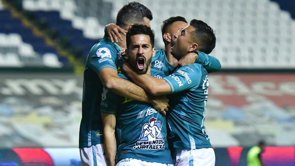 León en celebración de gol