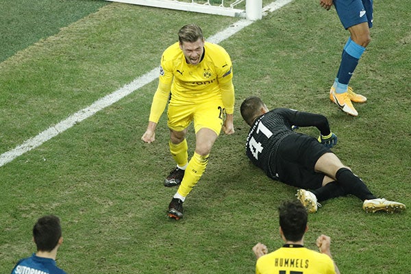 Lukasz Piszczek celebra su anotación 