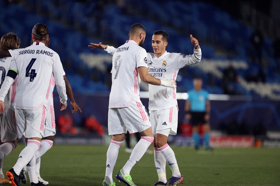 Jugadores del Real Madrid festejan un gol ante el Mönchengladbach