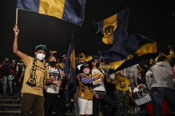 Afición de Pumas en CU previo a la Final ante León