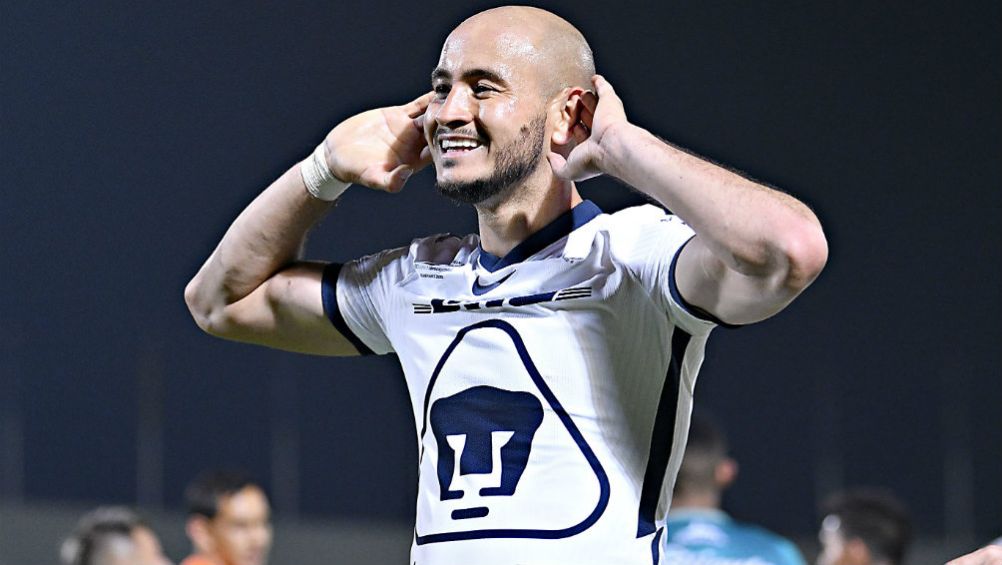 Carlos González celebra su gol en la Final con Pumas