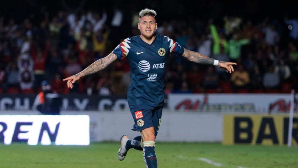 Nicolás Castillo en un partido con el América