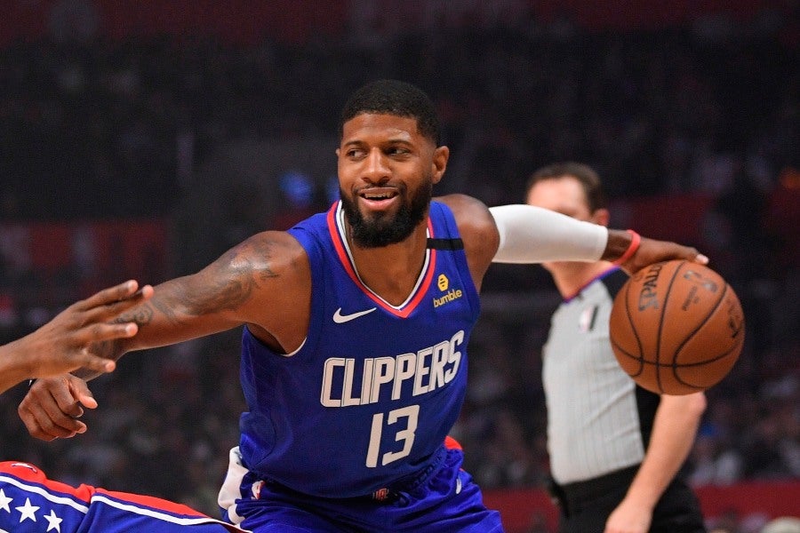 Paul George en un partido con los Clippers