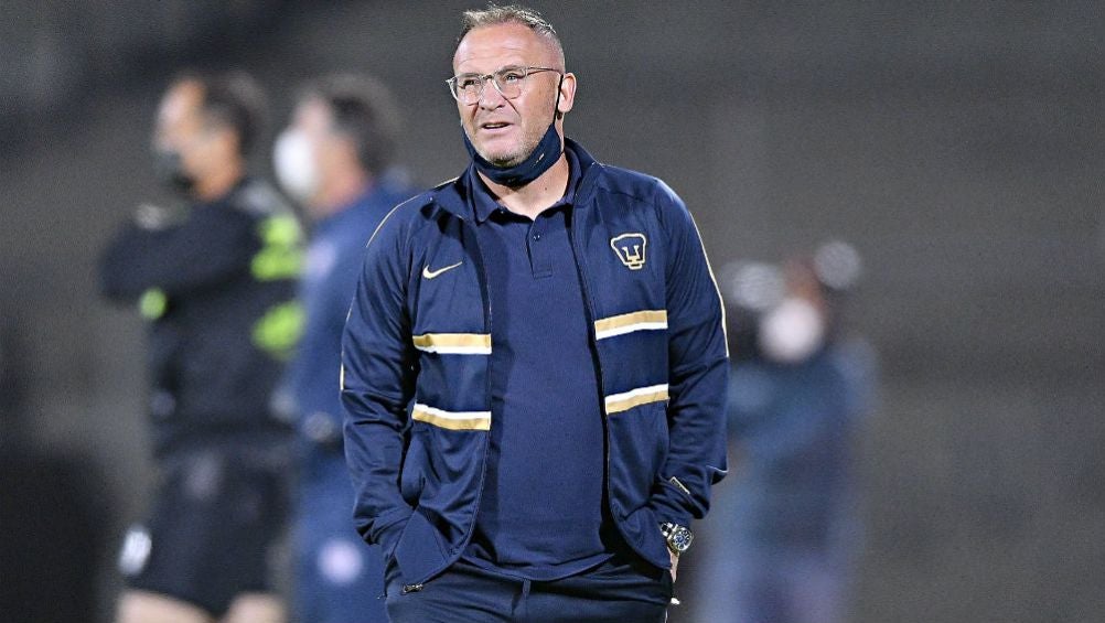 Andrés Lillini, técnico de Pumas