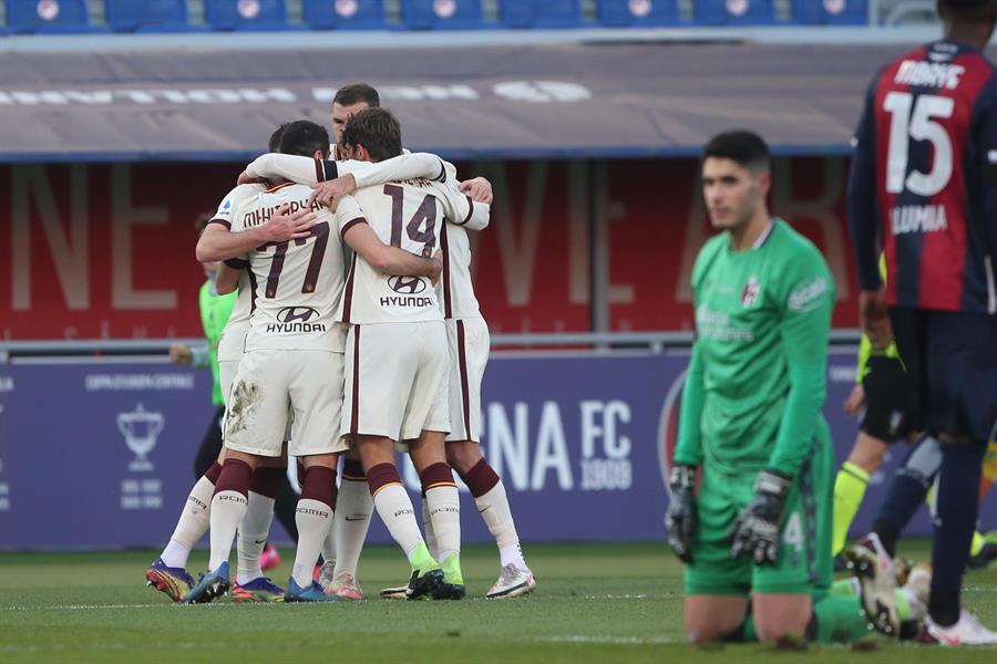 Jugadores de Roma en festejo