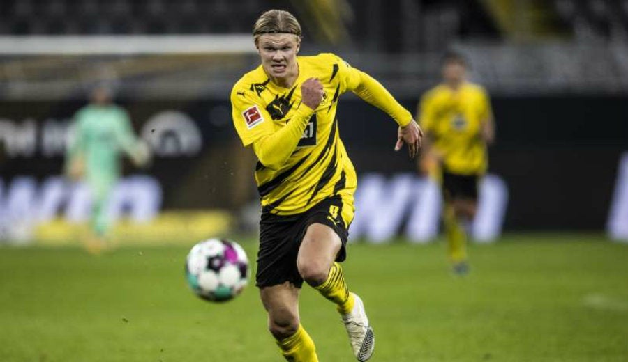 Haaland en juego de la Bundesliga