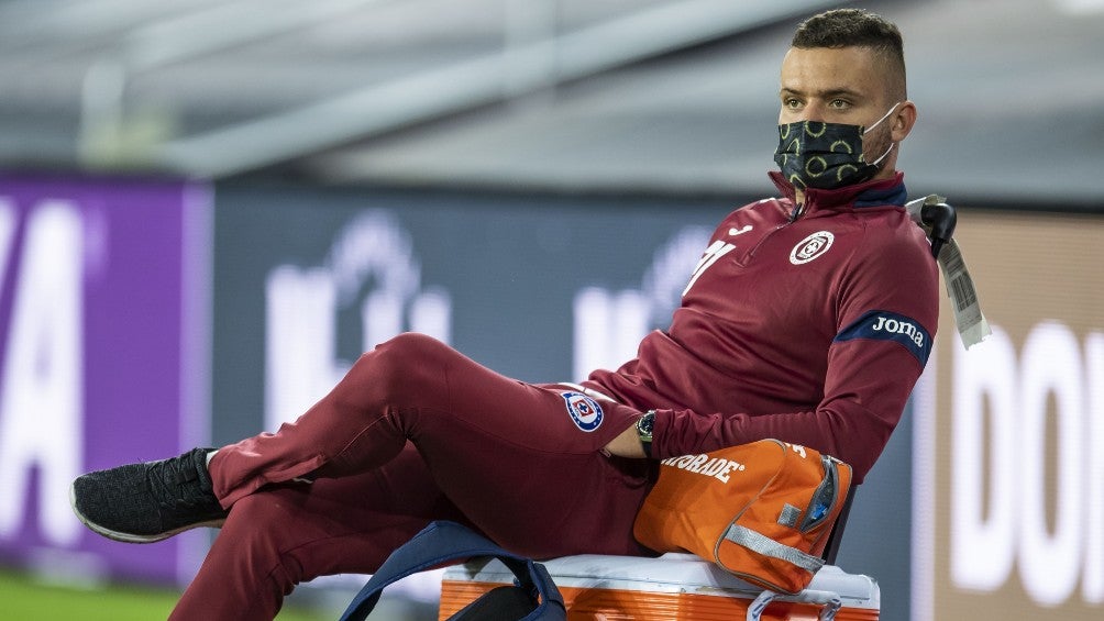 Rodríguez observa un entrenamiento de Cruz Azul