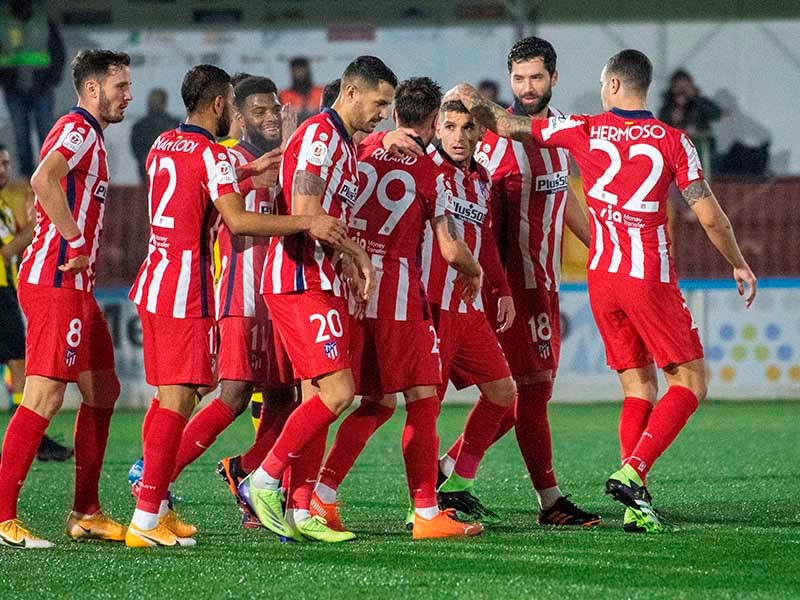 Jugadores del Atlético festejan un gol en Copa del Rey 