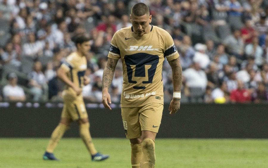 Nicolás Castillo en partido de Universidad