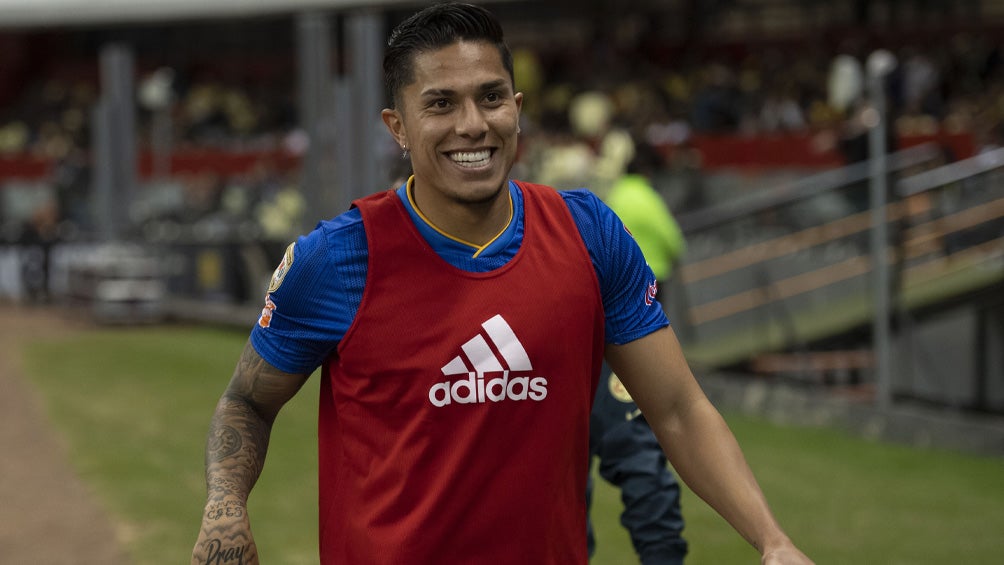 Carlos Salcedo previo a un duelo con Tigres en Liga MX 