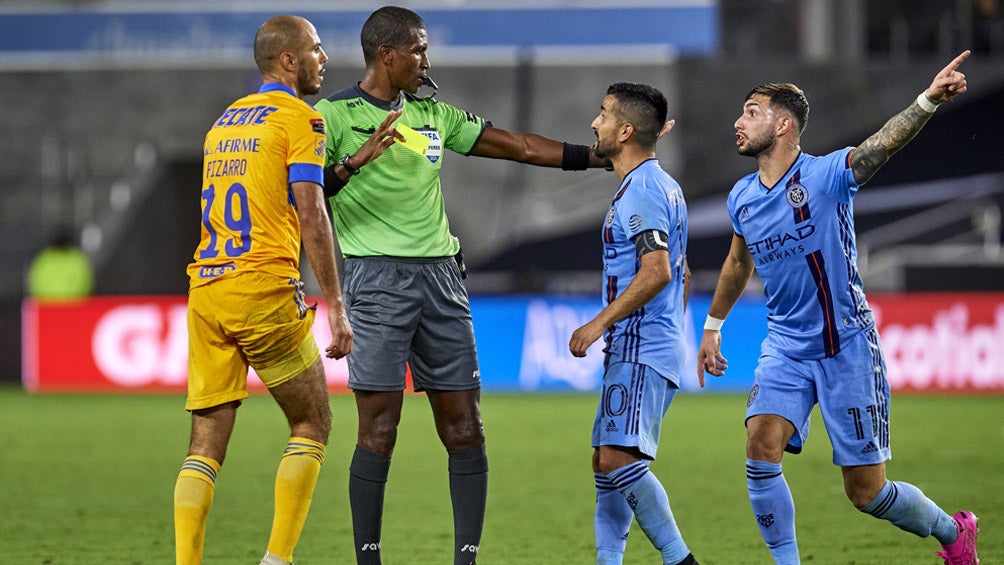 Acciones entre Tigres y New York City en Concachampions