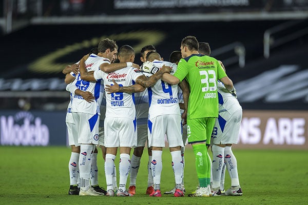 Jugadores de Cruz Azul previo al partido contra LAFC