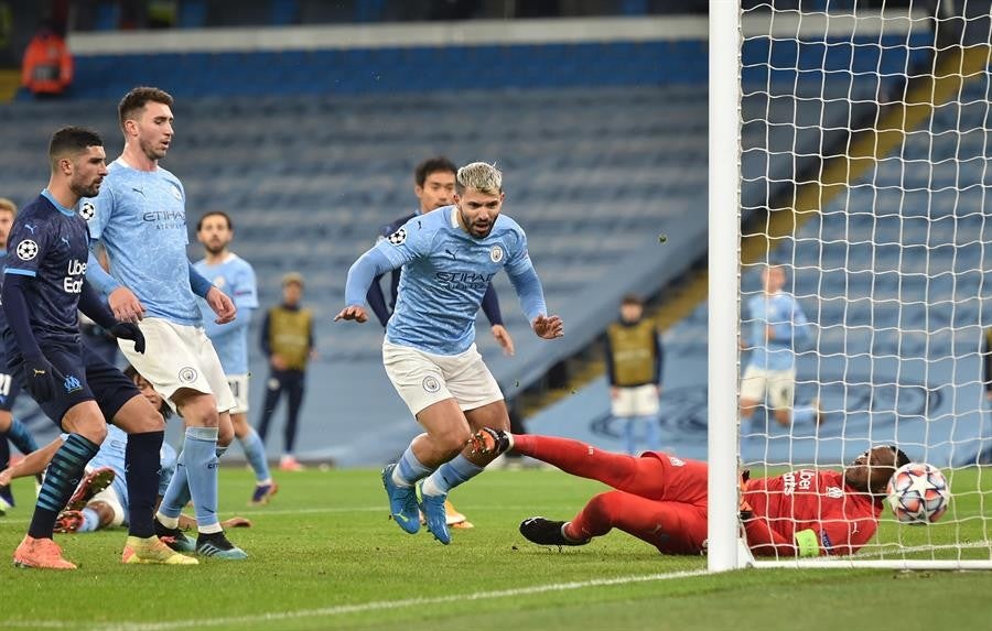 Sergio Agüero durante un partido con el Manchester City