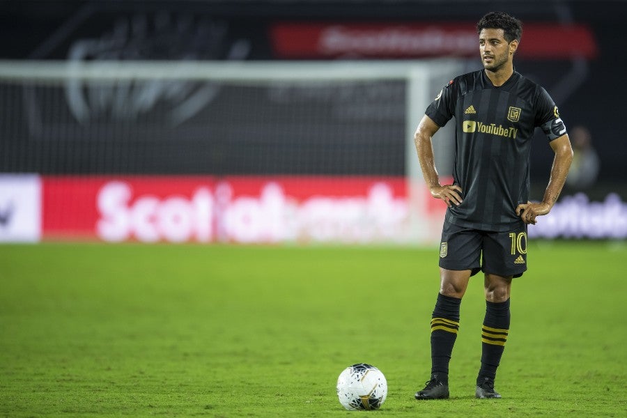 Carlos Vela durante un partido con LAFC