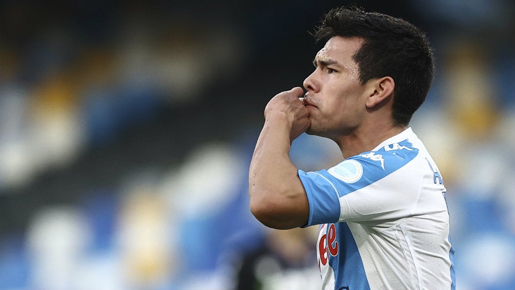 Chucky Lozano jugando con Napoli