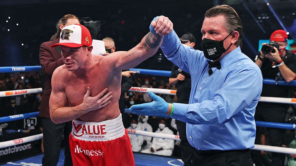 Canelo Álvarez tras la pelea con Smith