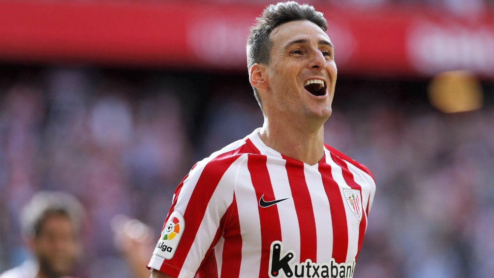 Aritz Aduriz en festejo