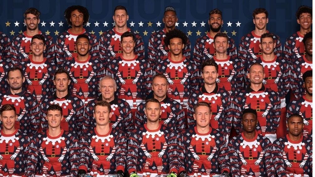 El Bayern Munich con su suéter navideño 