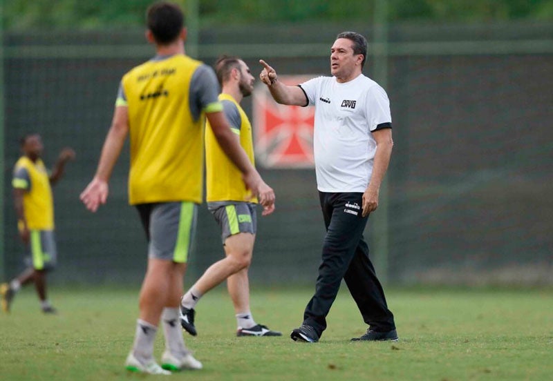 El DT brasileño en un entrenamiento con Vasco