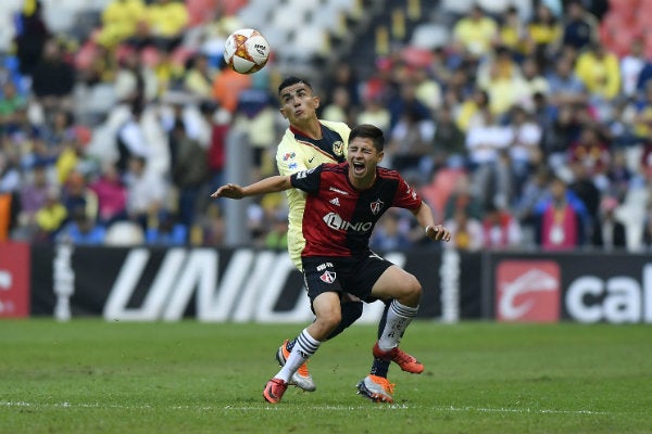 Luis Reyes en acción ante Atlas