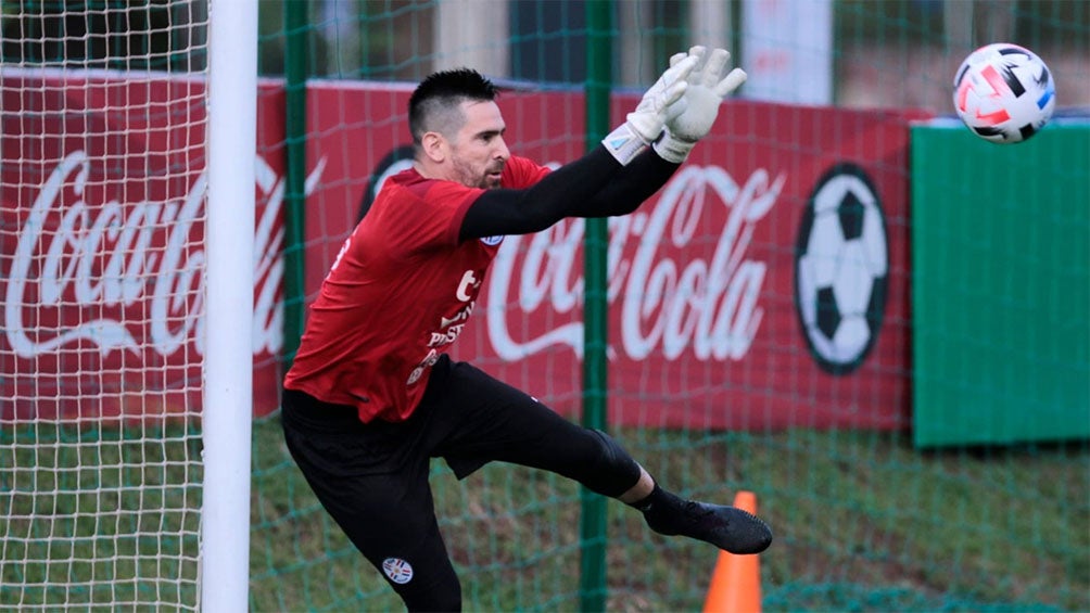 Antony Silva en un entrenamiento con Paraguay