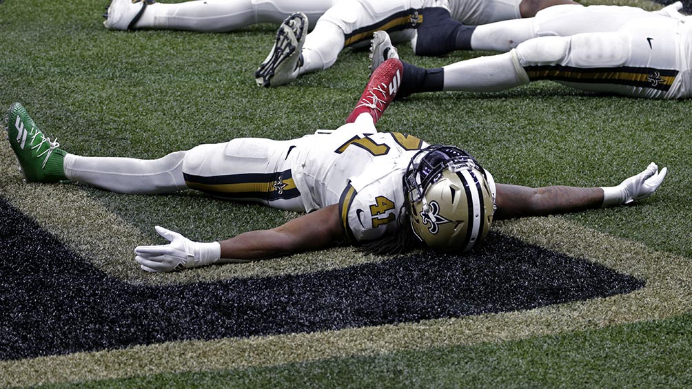 NFL: Alvin Kamara vivió una noche histórica y los Saints ganaron el Sur de la Nacional