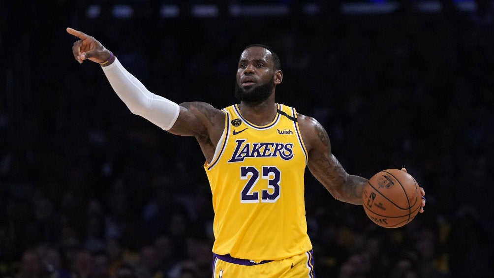 LeBron James en festejo