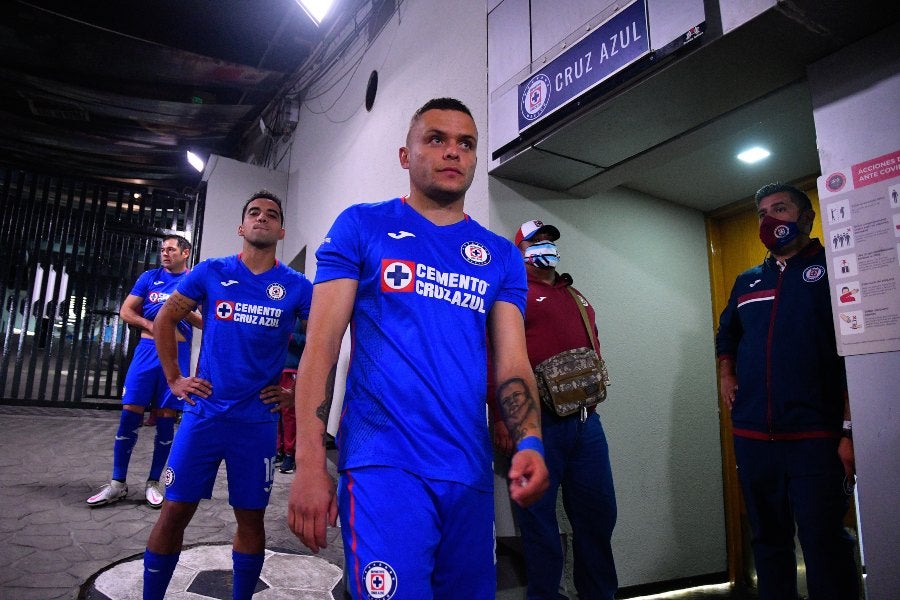 Jonathan Rodríguez previo a un partido con Cruz Azul