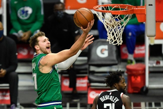 Doncic anota para los Mavs