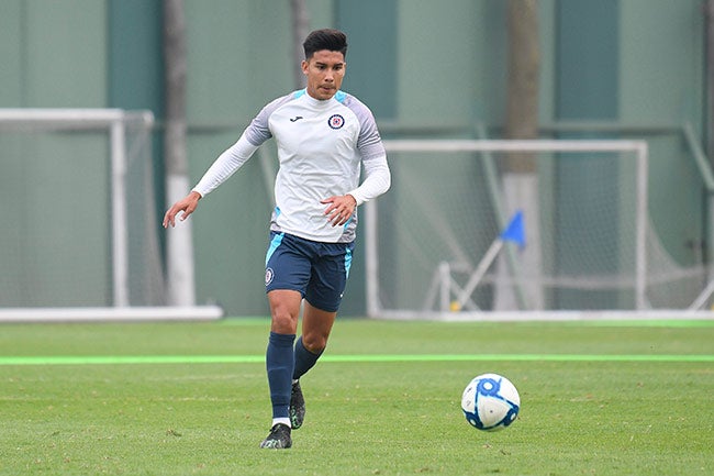 Fernández, en un entrenamiento de Cruz Azul