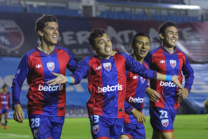 Jugadores de Atlante en festejo