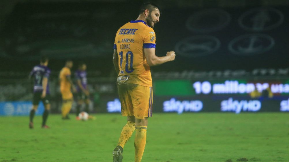 André-Pierre Gignac celebrando una de sus anotaciones 