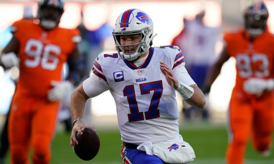 Josh Allen en juego ante Denver Broncos