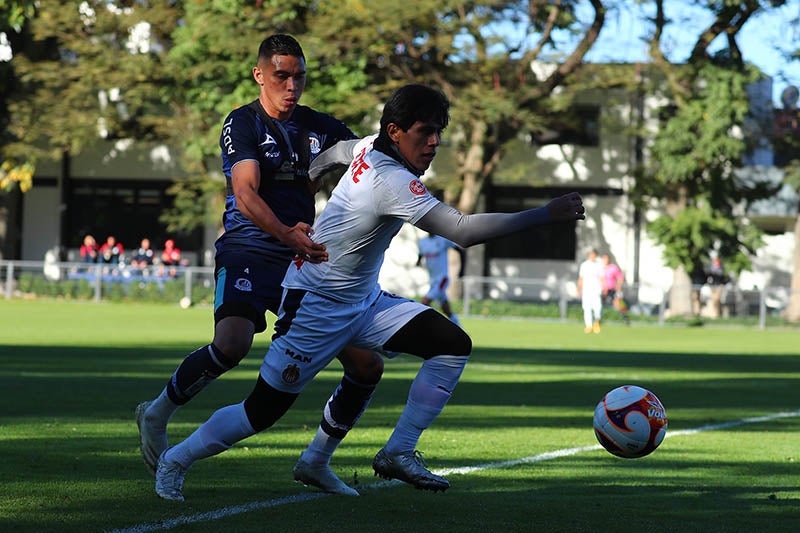 JJ Macías durante el amistoso ante San Luis 