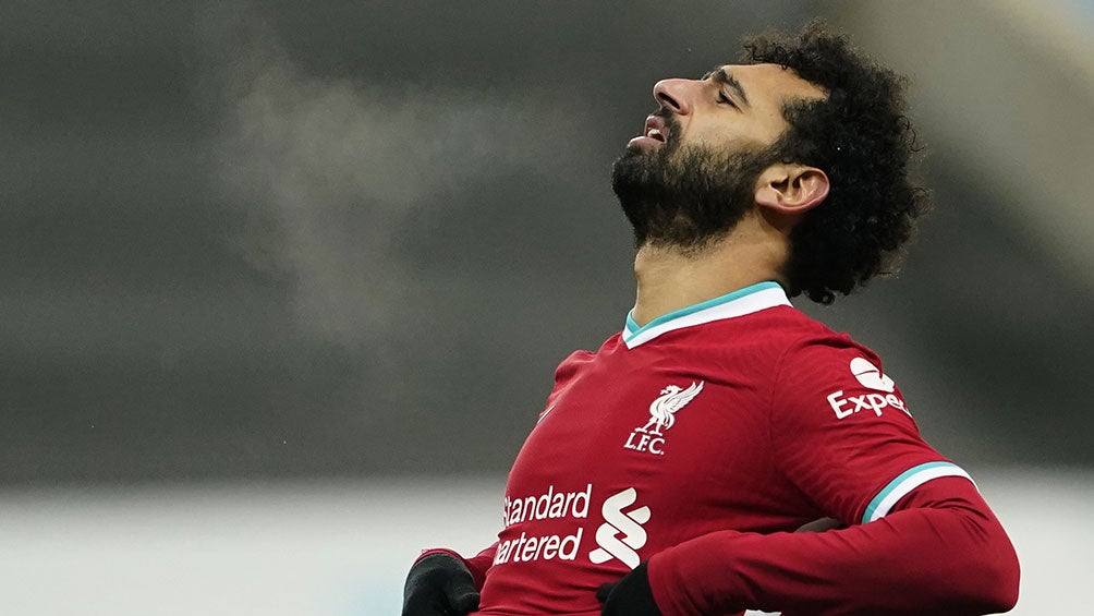 Mohamed Salah se lamenta tras una falla