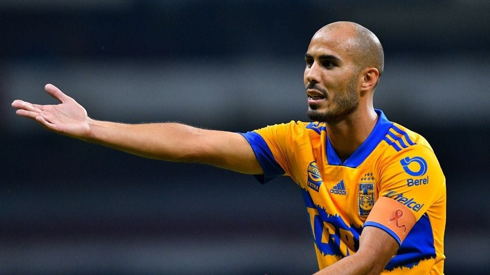 Guido Pizarro en partido con Tigres 