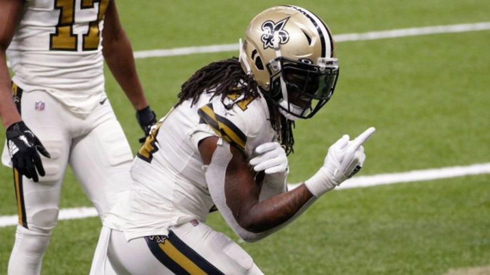 Alvin Kamara tras anotar touchdown con los Saints