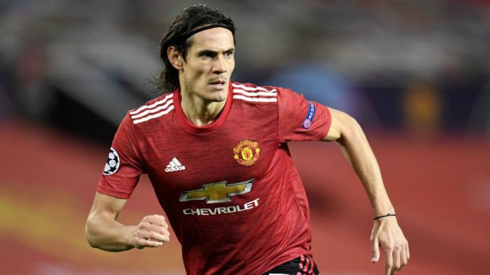 Cavani jugando con el Manchester United