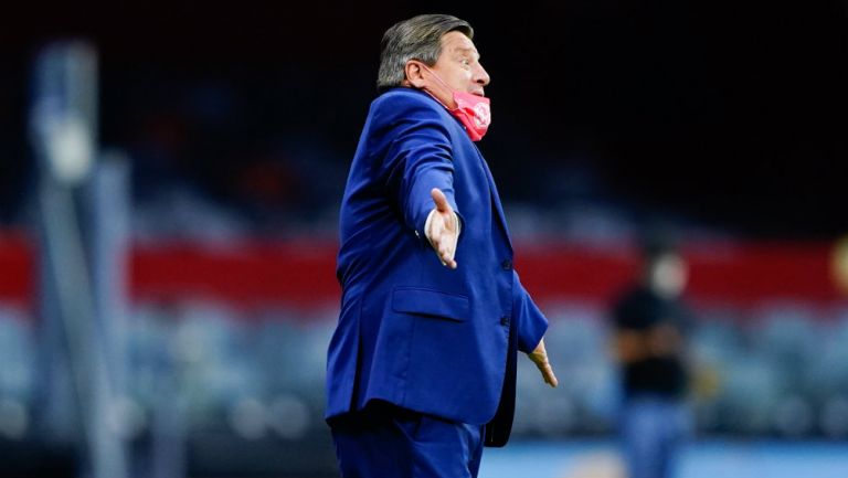 Miguel Herrera en partido con América