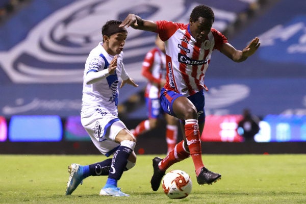 Anderson Julio en acción con Atlético San Luis