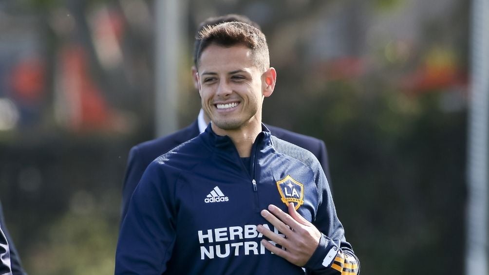 Javier Hernández en un entrenamiento con el Galaxy 