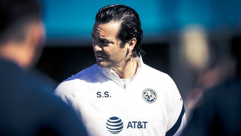 Solari en entrenamiento con América